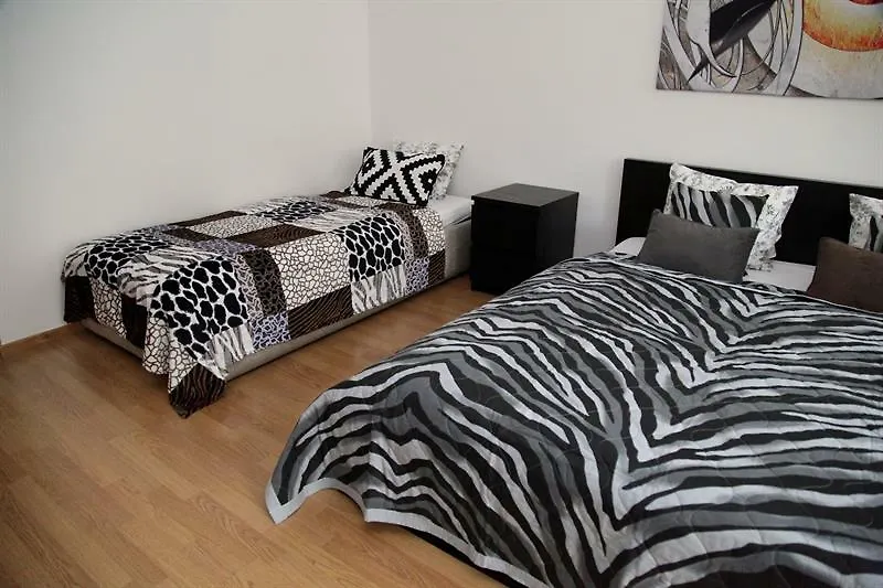 Apartment Riverside Bright And Space Apt Prague